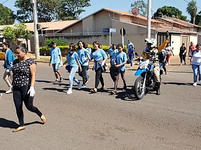 Caminhada ecológica encerra semana de combate a dengue em escolas da Reme
