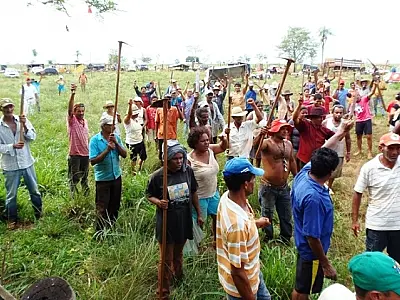 Justiça determina saída de sem terras de fazenda ocupada