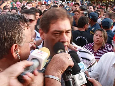 Alcides Bernal chega neste momento ao TRE junto com Delcídio