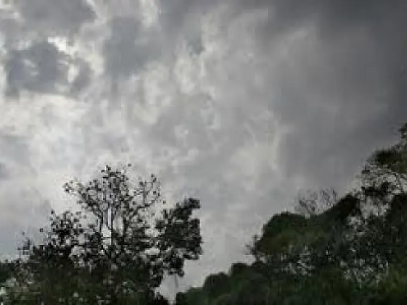 Fim de semana pode ser de chuva fraca e frio no interior; Frio chega segunda na Capital