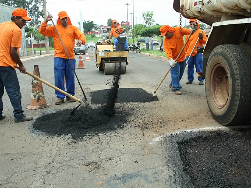 Prefeitura lança plano para recuperar ruas da Capital e fechar buracos