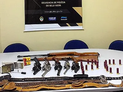 Polícia Civil de Bela Vista apreende arsenal de armas e munições em fazenda