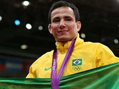 Medalhista olímpico em Londres, Felipe Kitadai participa de evento em Corumbá