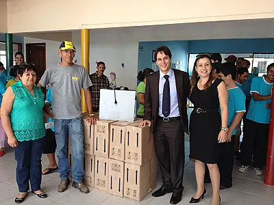 Ministério Público Estadual doa computadores para a APAE de Mundo Novo