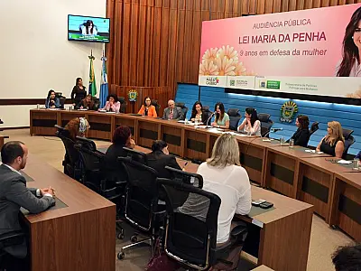 Denúncias de violência contra mulher aumentam 40% em MS e audiência reforça direitos