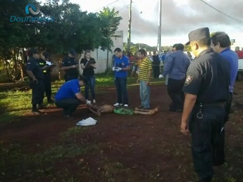 Rapaz é executado a punhaladas no Paraguai