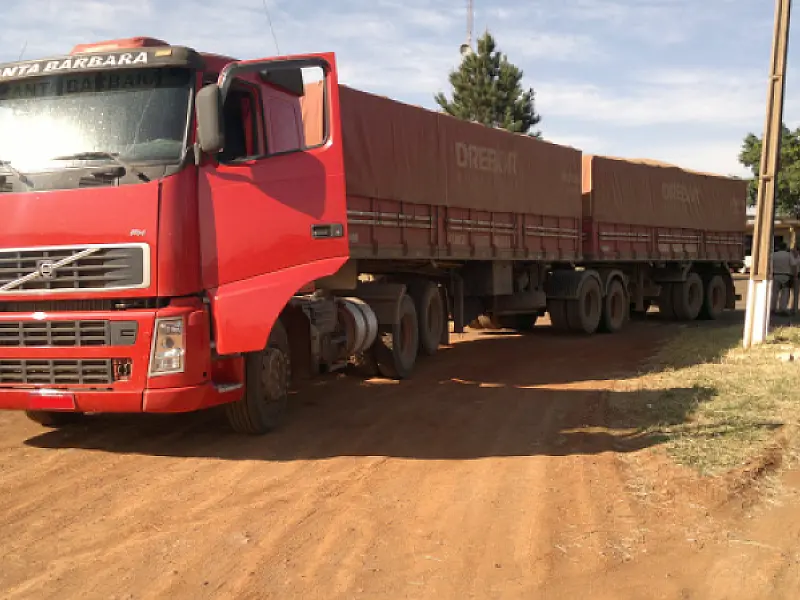 Caminhão bitrem roubado em Minas Gerais é apreendido em Sidrolândia
