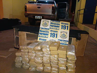 PRF e PF apreendem 65 kg de crack e 144 kg de cocaína