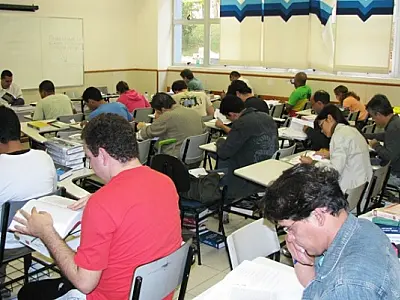 Prova da segunda fase do Exame de Ordem é realizada neste domingo