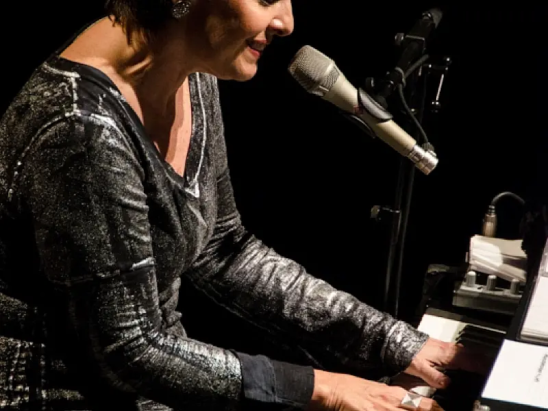 Cantora Leila Pinheiro se apresenta em Campo Grande