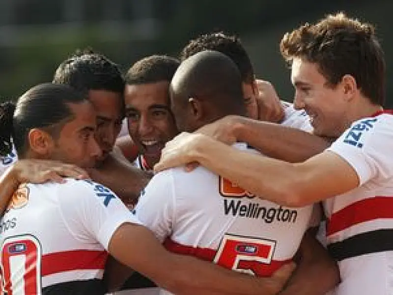 Em jogo mil de Rogério, SP vence Atlético/MG