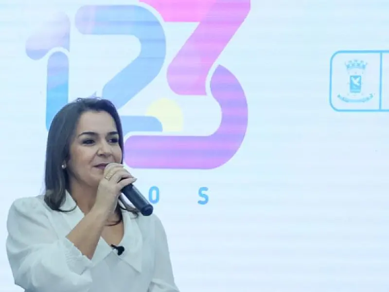 PREFEITA ADRIANE LOPES APRESENTA CALENDÁRIO DE FESTIVIDADE DOS 123 ANOS
