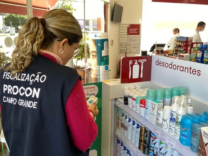 PROCON MUNICIPAL FISCALIZA DIVERGÊNCIA DE PREÇOS EM FARMÁCIA DA CAPITAL

