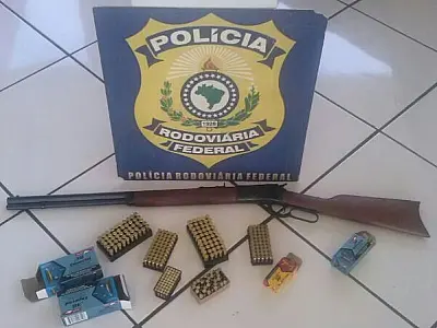 PRF prende goiano com armas e munições em Ponta Porã
