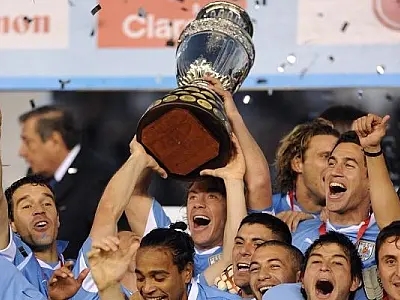 Uruguai vence Paraguai e é campeão da Copa América