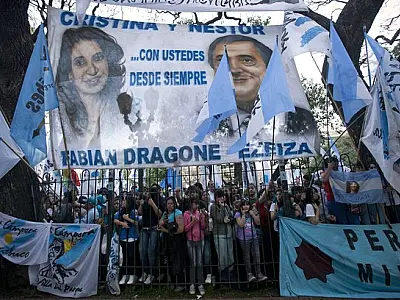 Argentinos devem reeleger Cristina, diz pesquisa