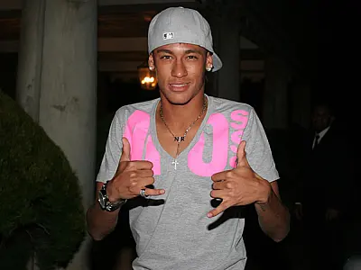 Neymar é o 6º em lista de atletas mais populares na mídia social Facebook