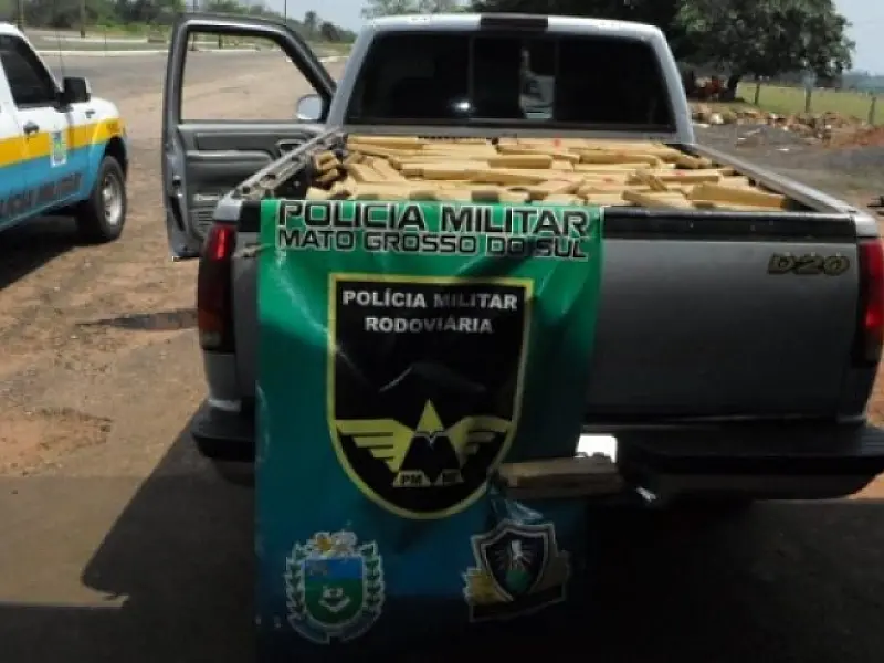 PMR de Vila Amandina prende trio com 887 tabletes de maconha