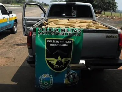 PMR de Vila Amandina prende trio com 887 tabletes de maconha