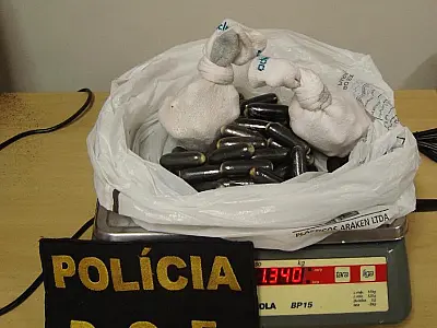 Boliviano é preso após expelir mais de 58 cápsulas de cocaína