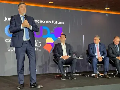 Em reunião com governadores, Eduardo Riedel defende que reforma seja para o País
