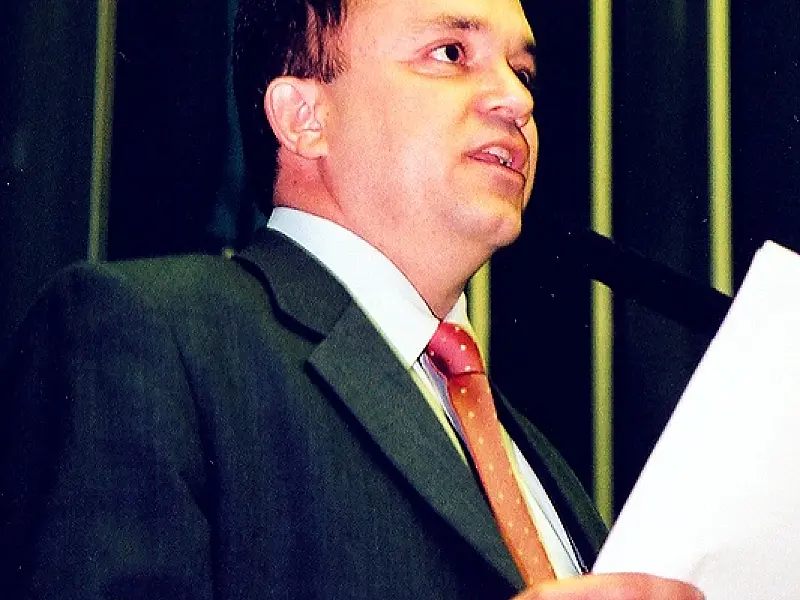 PT anuncia apoio a Vander Loubet para sucessão de Nelsinho