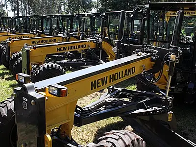 Com novas motoniveladoras, Governo quer fomentar agricultura familiar em MS