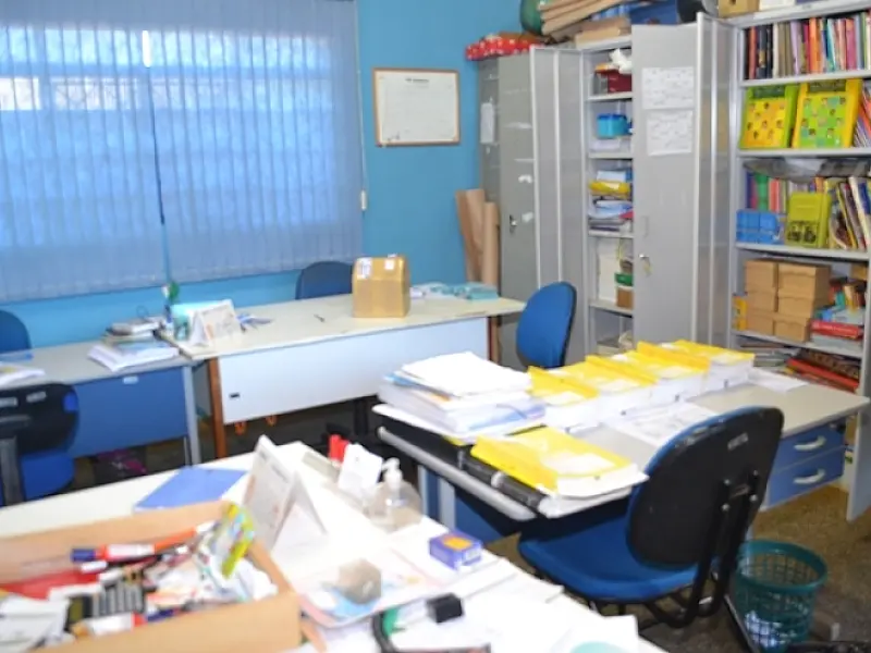 Escola de Coxim tem salas arrombadas e alimentos furtados