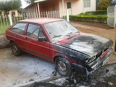 Veículo pega fogo após motorista acionar partida em Sidrolândia