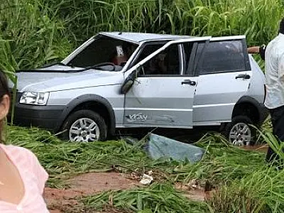 Capotamento na BR-163 deixa quatro adolescentes feridas