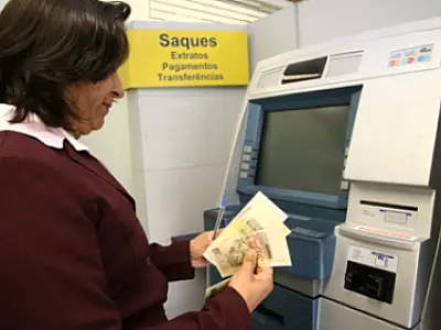 Governo paga salário dos funcionários nesta quarta-feira