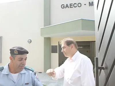 Bernal entrega documentos no Gaeco e está confiante na Justiça