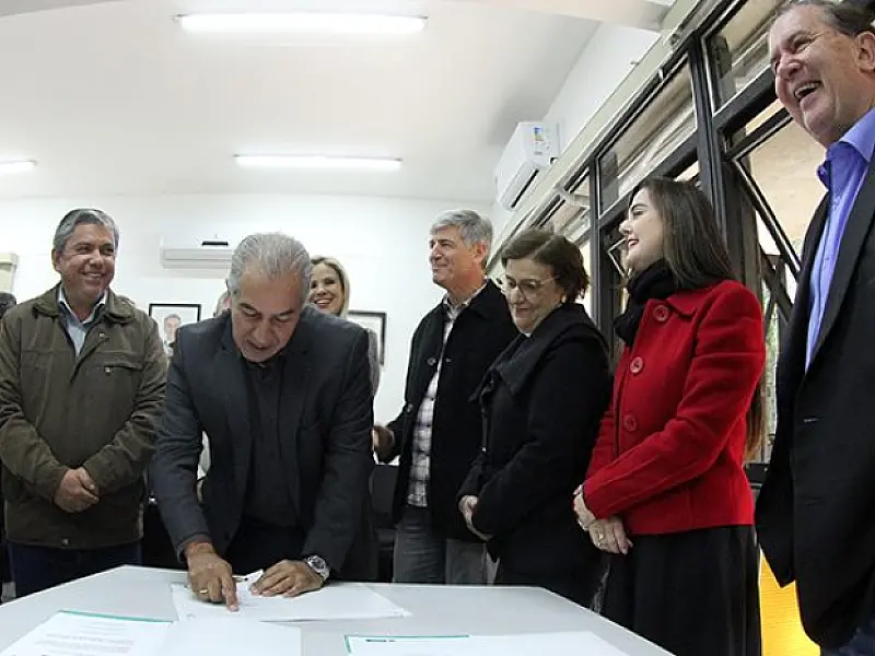 Governador assina convênios para obras em Coronel Sapucaia, Bela Vista e Santa Rita do Pardo
