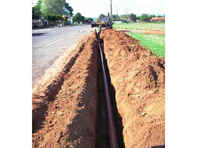 Obras de esgoto da Sanesul em Anastácio alcançam 60%