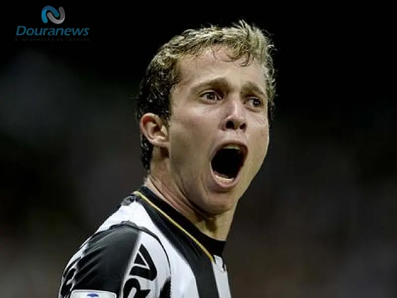 Atlético Mineiro acaba com especulações e diz que Bernard fica