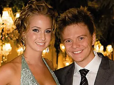 Esposa de Michel Teló anuncia divórcio