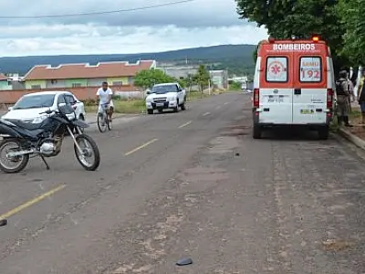 Motociclista perde o controle e cai ao desviar de cachorro em Coxim