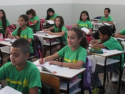 Governo anuncia compra de 660 mil camisetas para compor uniformes em 2016