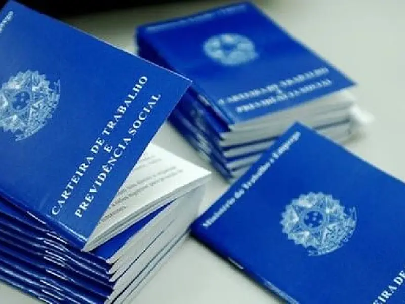 Desemprego fecha 2017 em queda, mas média do ano é a mais alta desde 2012