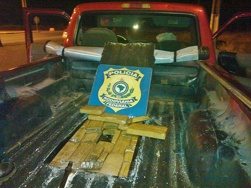 Homem é preso com 81 kg de maconha em Água Clara