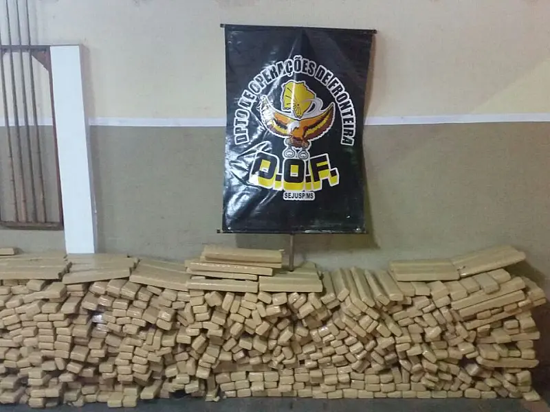 Maconha, munições e veículos são apreendidos na MS-164