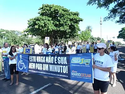 No Dia da Pessoa com Deficiência, entidades pedem respeito às vagas reservadas