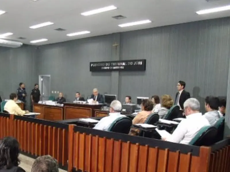 Julgamento: Para promotor, réus querem livrar envolvimento de prefeito de Alcinópolis