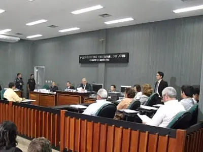 Julgamento: Para promotor, réus querem livrar envolvimento de prefeito de Alcinópolis