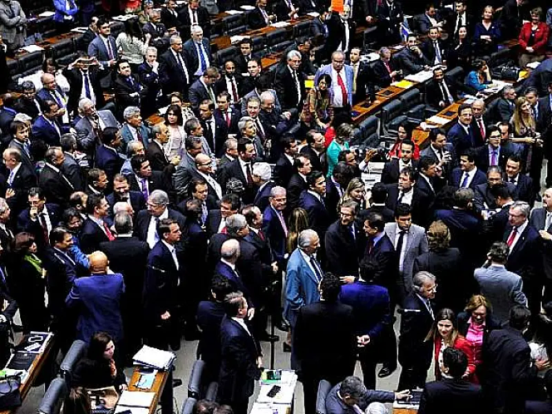 Plenário da Câmara pode concluir votação do ajuste fiscal esta semana