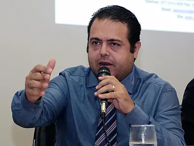 Sesau destaca falta de médicos após perda de 300 profissionais