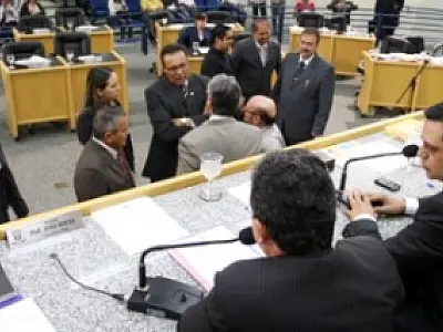 Aprovado projeto que proíbe consumo de bebidas em vias públicas