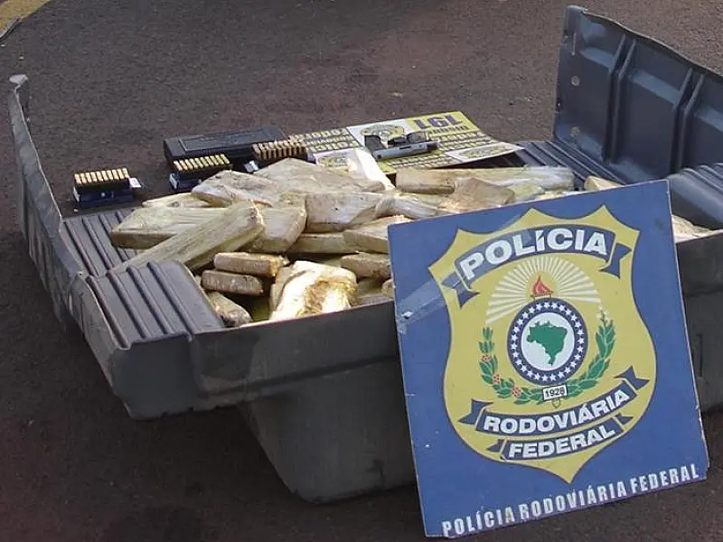 PRF apreende pistola 9 mm com munições em Ponta Porã