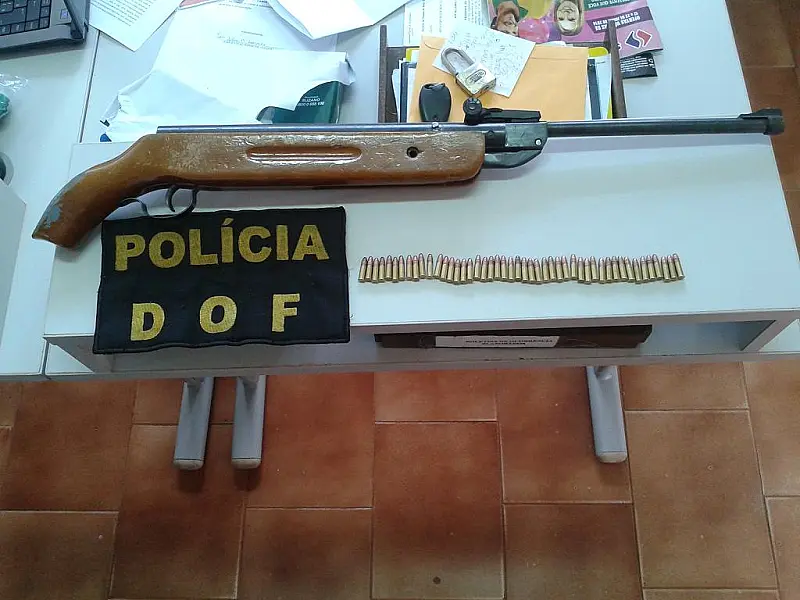 Adolescente é apreendido com espingadas e munições em MS