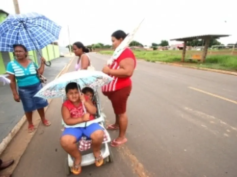 Prefeito entrega asfalto na Morada do Sol nesta quarta